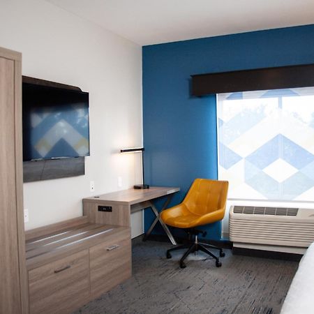 Holiday Inn Express & Suites Overland Park By Ihg Εξωτερικό φωτογραφία