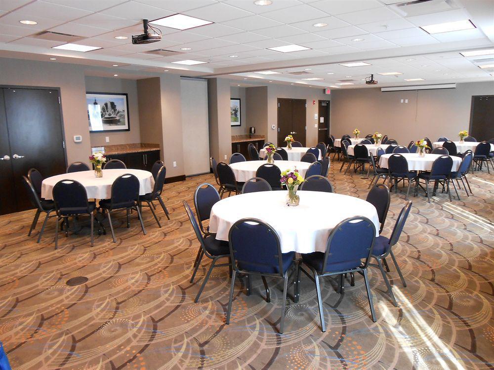 Holiday Inn Express & Suites Overland Park By Ihg Εξωτερικό φωτογραφία