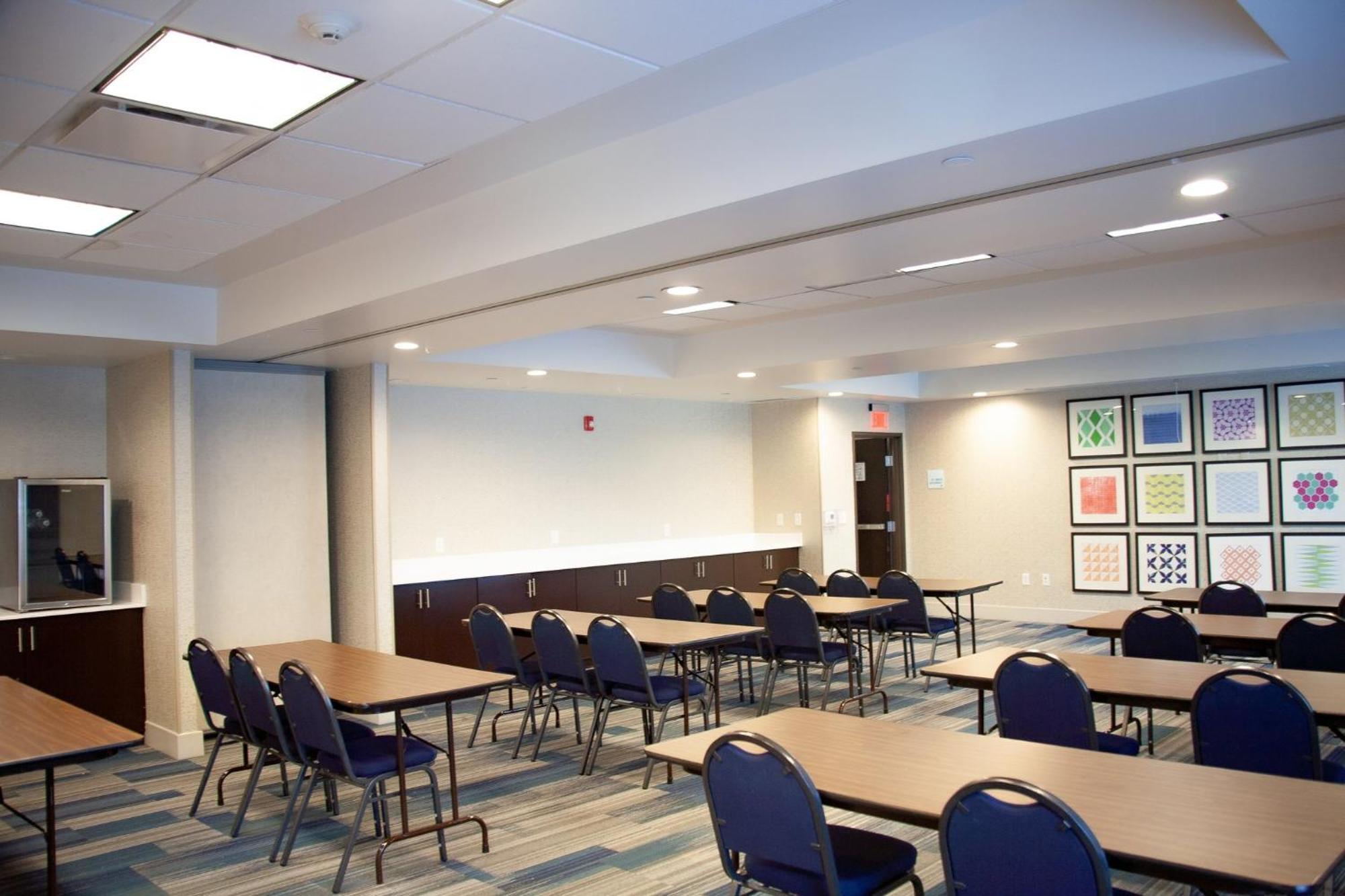 Holiday Inn Express & Suites Overland Park By Ihg Εξωτερικό φωτογραφία