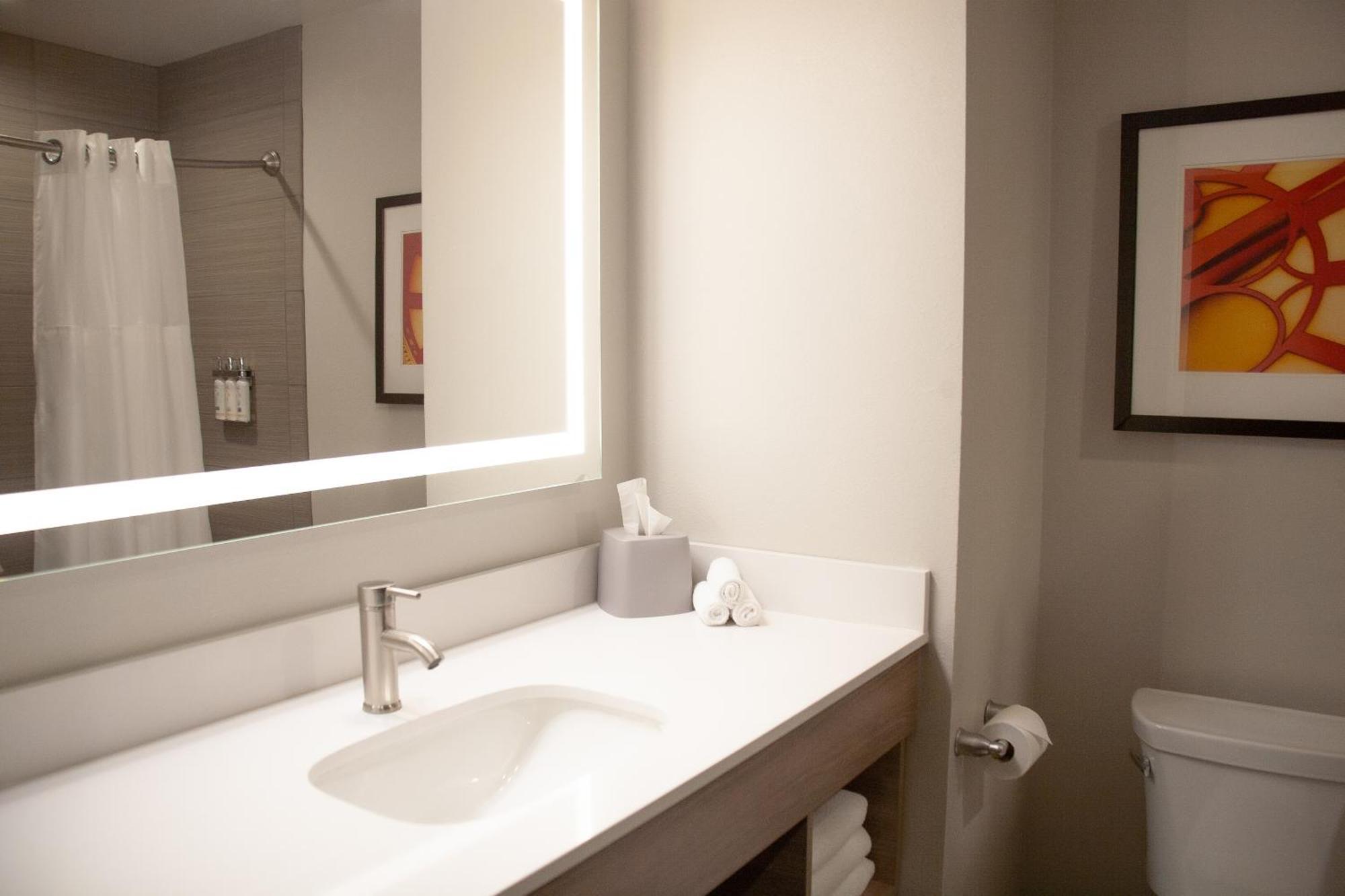 Holiday Inn Express & Suites Overland Park By Ihg Εξωτερικό φωτογραφία