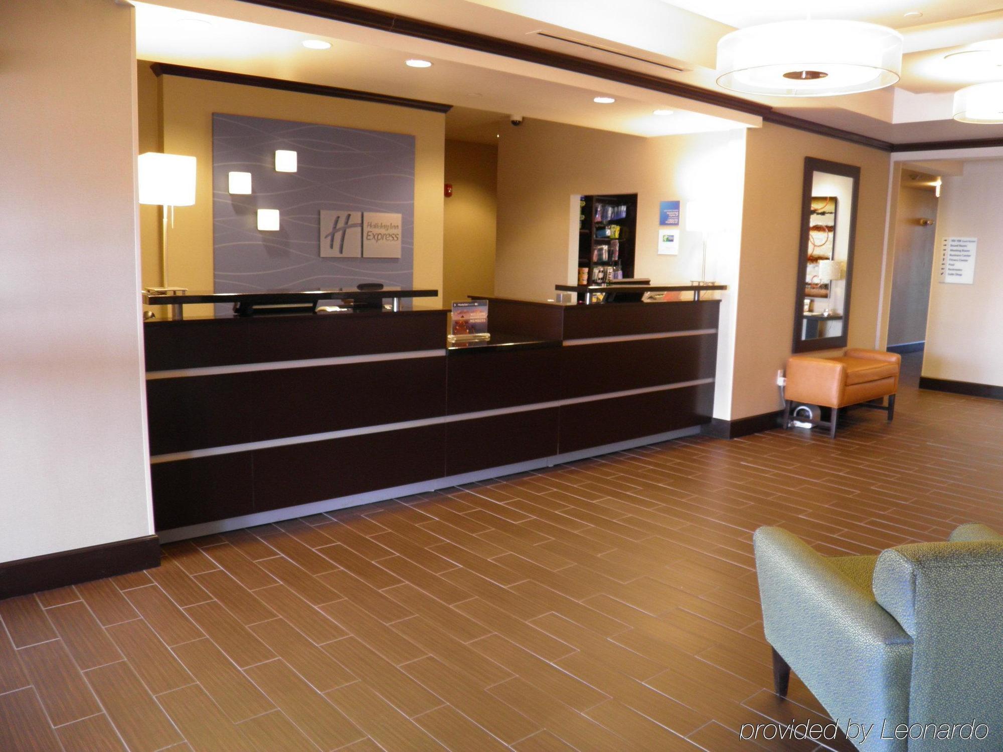 Holiday Inn Express & Suites Overland Park By Ihg Εξωτερικό φωτογραφία