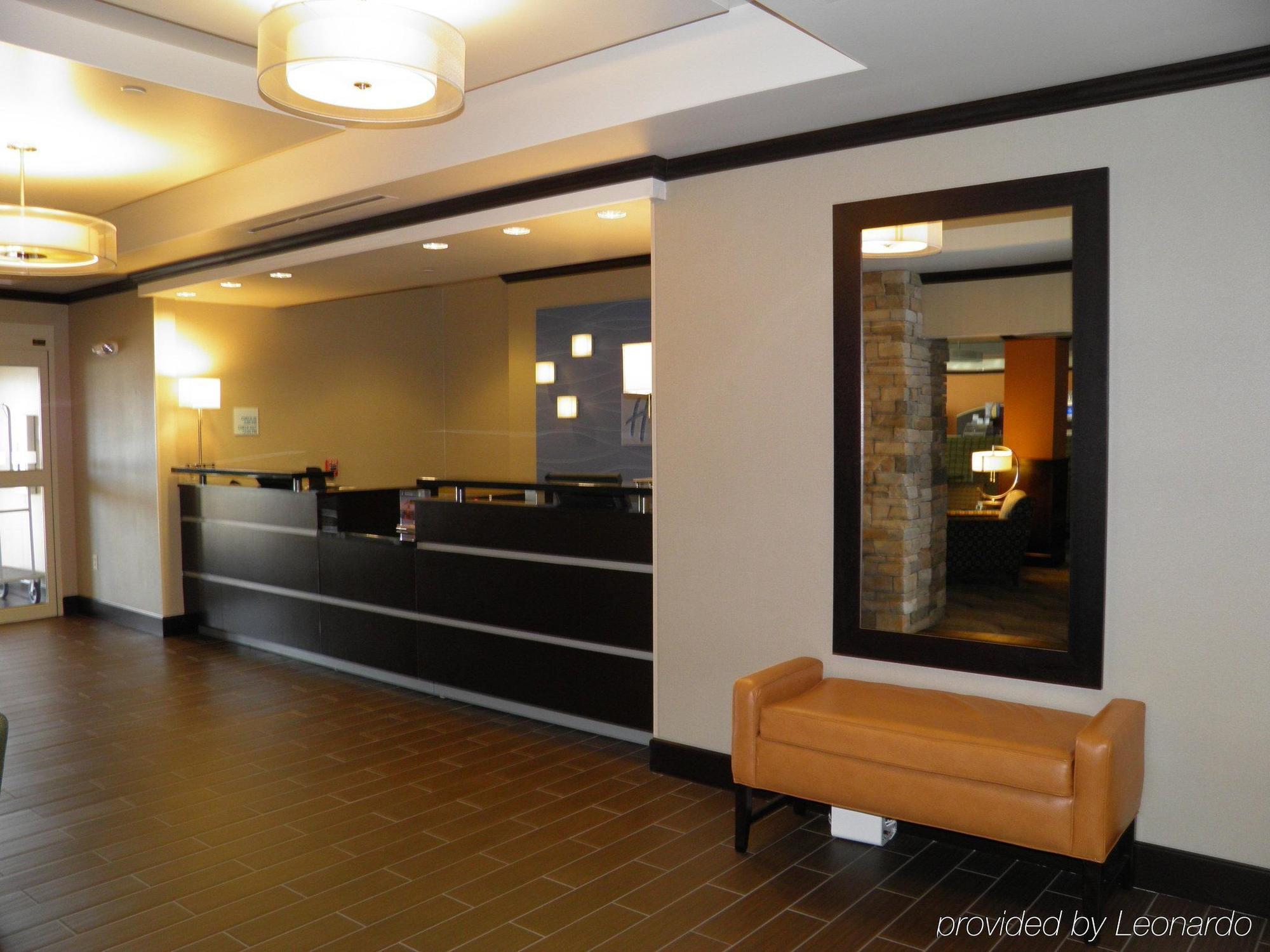 Holiday Inn Express & Suites Overland Park By Ihg Εξωτερικό φωτογραφία