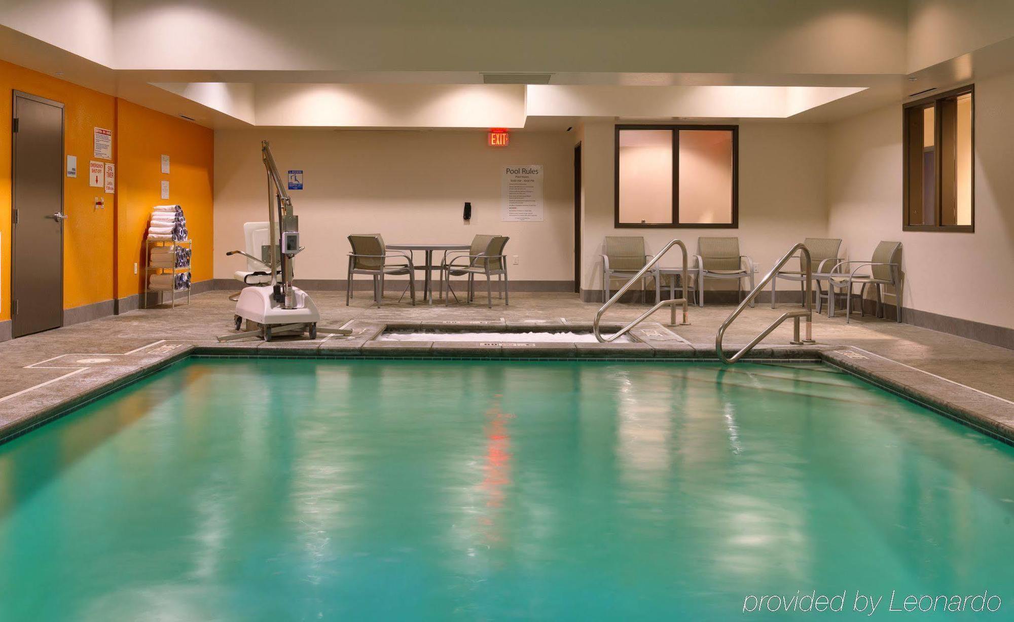 Holiday Inn Express & Suites Overland Park By Ihg Εξωτερικό φωτογραφία