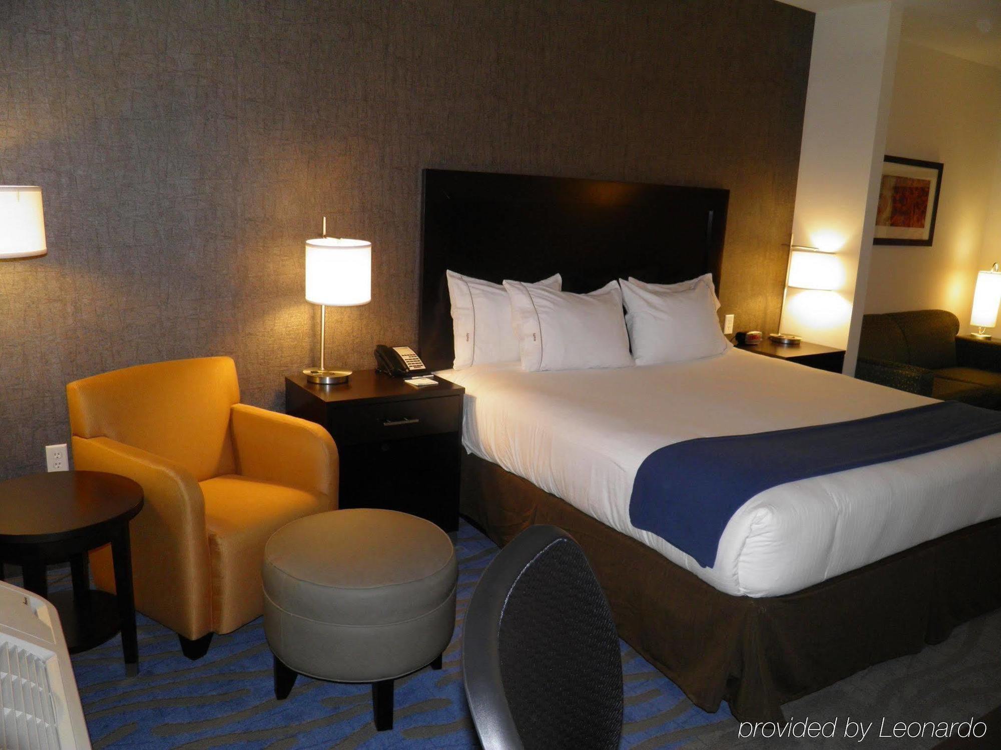 Holiday Inn Express & Suites Overland Park By Ihg Εξωτερικό φωτογραφία