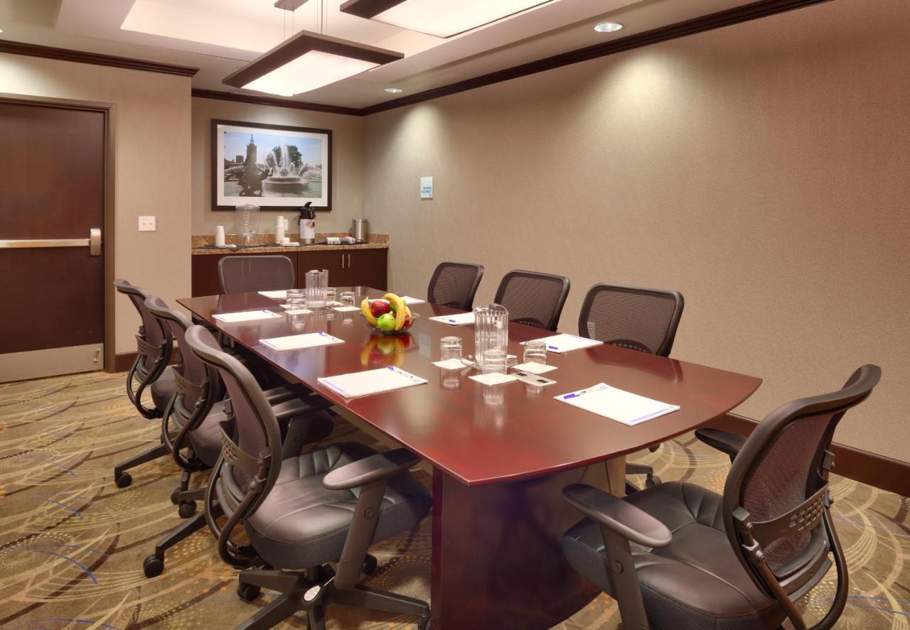 Holiday Inn Express & Suites Overland Park By Ihg Εξωτερικό φωτογραφία