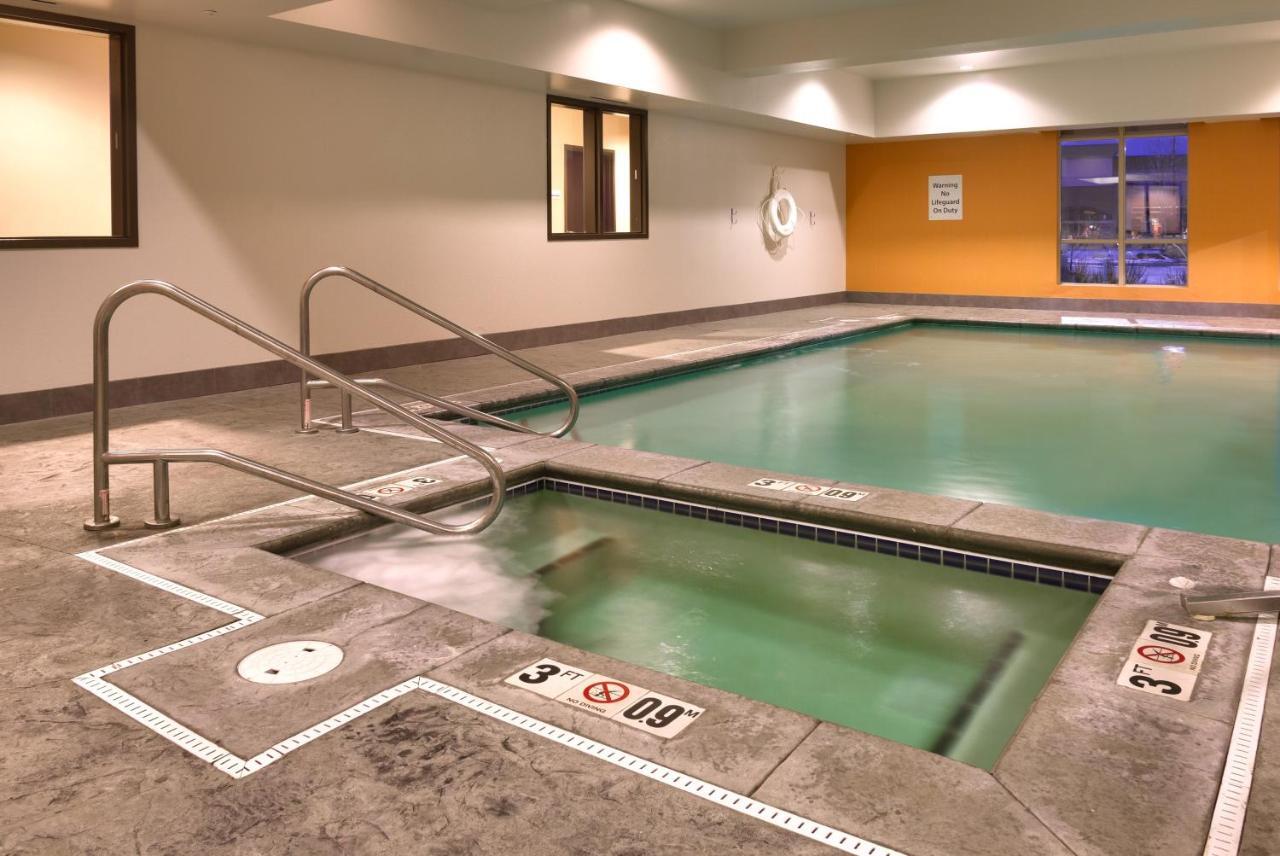 Holiday Inn Express & Suites Overland Park By Ihg Εξωτερικό φωτογραφία