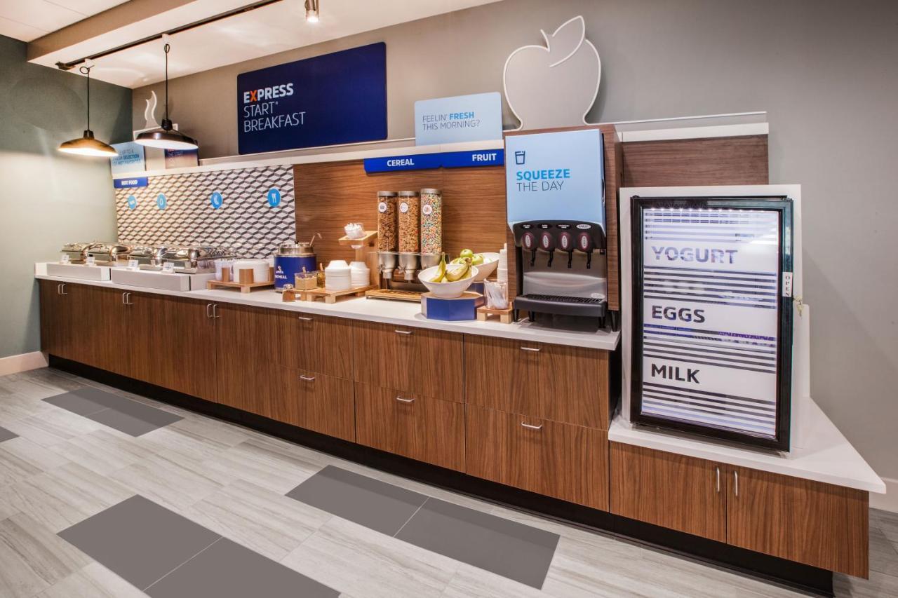 Holiday Inn Express & Suites Overland Park By Ihg Εξωτερικό φωτογραφία